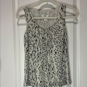 LOFT PETITE MIXED ANIMAL PRINT WHITE SLEEVELESS BLOUSE